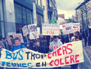 Augmentation du prix des TEC: les écoliers liégeois n’en veulent pas !